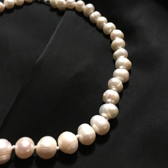 Real pearl necklace. Never worn. - Picture 2 of 7